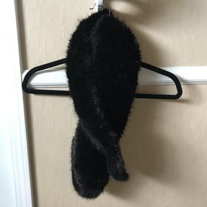 Black faux fur scarf